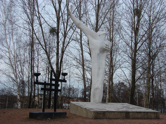 Pomnik w Leszczynach
